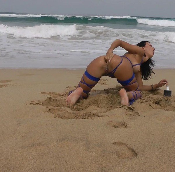 HotKinkyJo: Hot Kinky Jo - Fisting On The Beach And In The Ocean 1080p