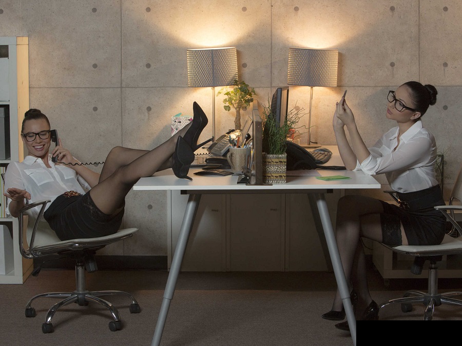 Aidra Fox, Ariana Marie Sex In Office With Two Hot Secretary FullHD 1080p