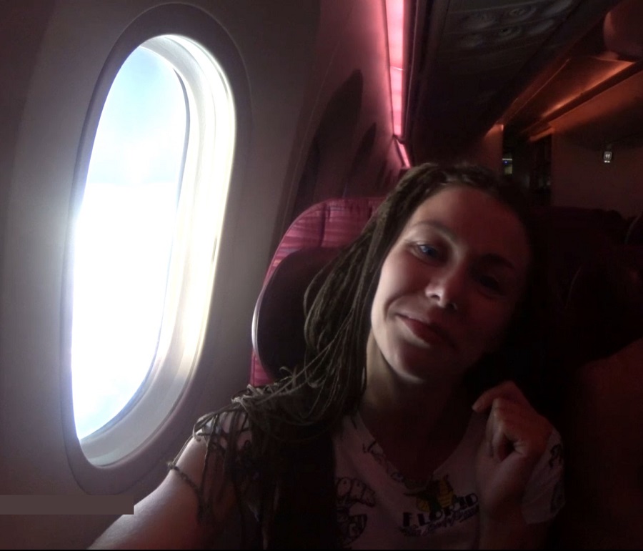 Mia Bandini Amateur Fuck At Airplane After Vacation FullHD 1080p