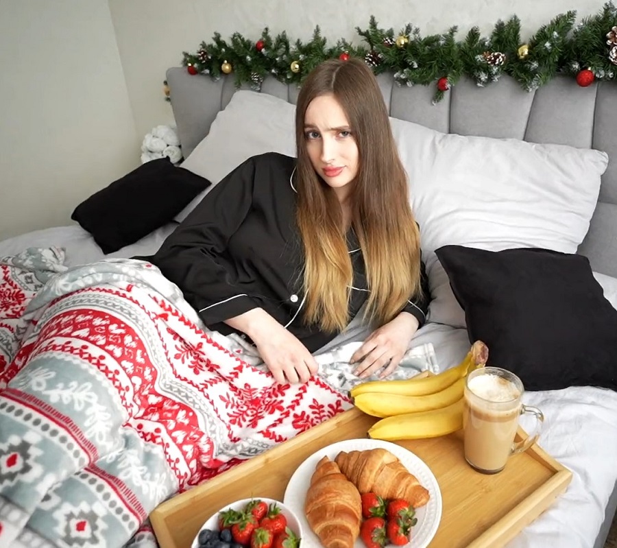 Anny Walker Breakfast In The Bed For A Whore Stepsister FullHD 1080p