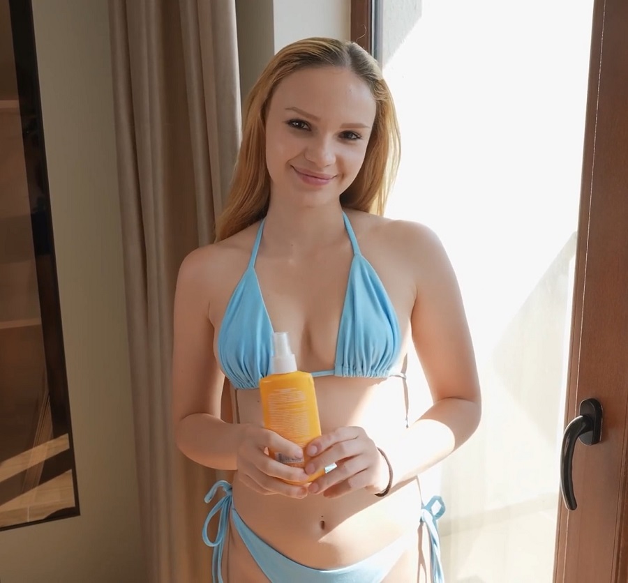 Verlonis Alina StepSister Applying Sunscreen Before The Beach FullHD 1080p