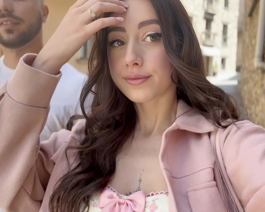 Hello Limoon Young French Girl Wanted Sex After Shopping FullHD 1080p