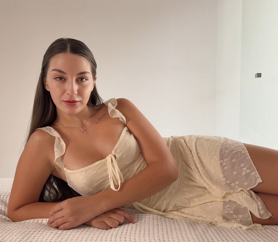 Sugary Kitty After Breaking Up With Her Boyfriend, A Stepsister Offers Sex To Her Stepbrother UltraHD/4K 2160p