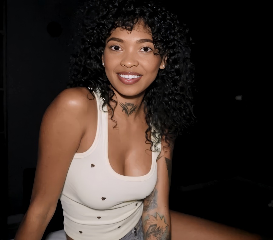 Barbie Rous Ebony Latina Seduced me with her Smile FullHD 1080p