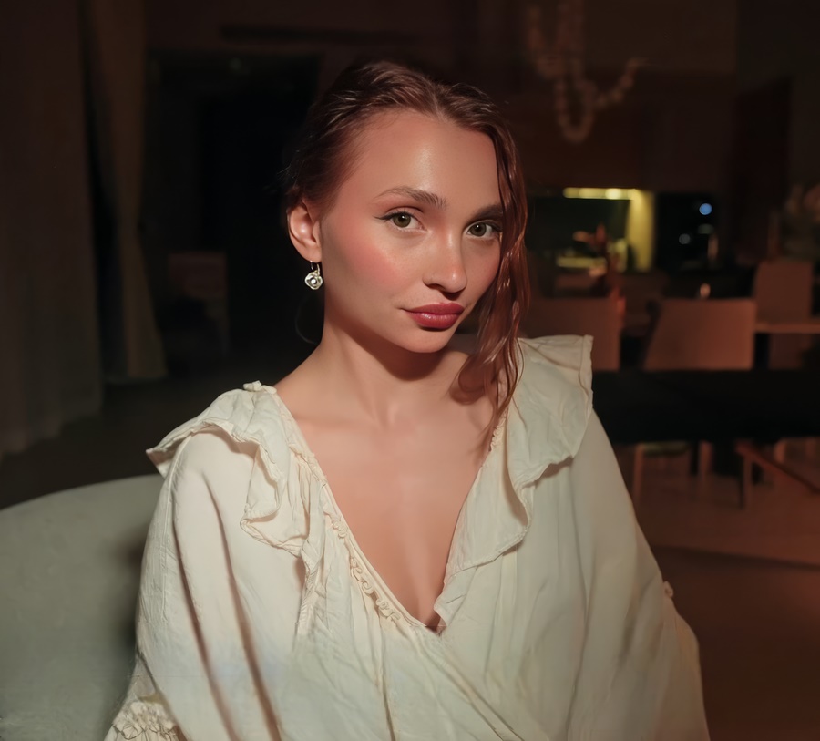 Maya Lis Fucked By Masseur While On The Phone With Husband FullHD 1080p