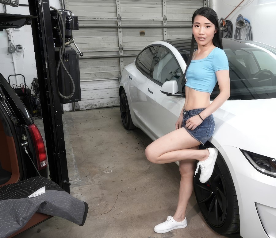 Kiki King Asian Girl Pays for Her Car Repair with Her Pussy FullHD 1080p