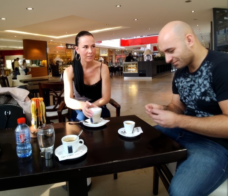 Unknown Picked Up a Girl at a Mall Cafe and Fucked Her HD 720p